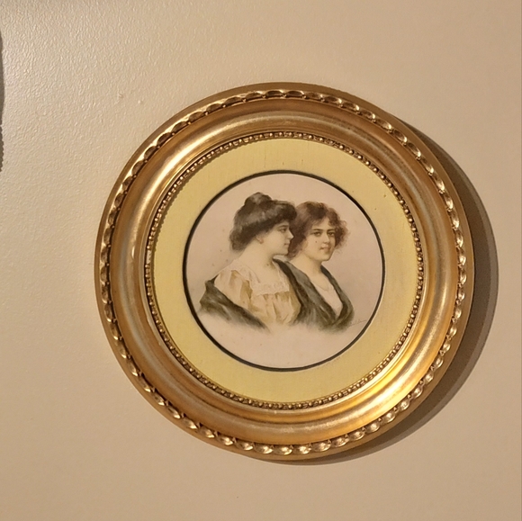 VINTAGE REAR SIGNED WATERCOLOR PAINTING IN 13.5 " A GOLD GILTED ROUND FRAME - Picture 3 of 16